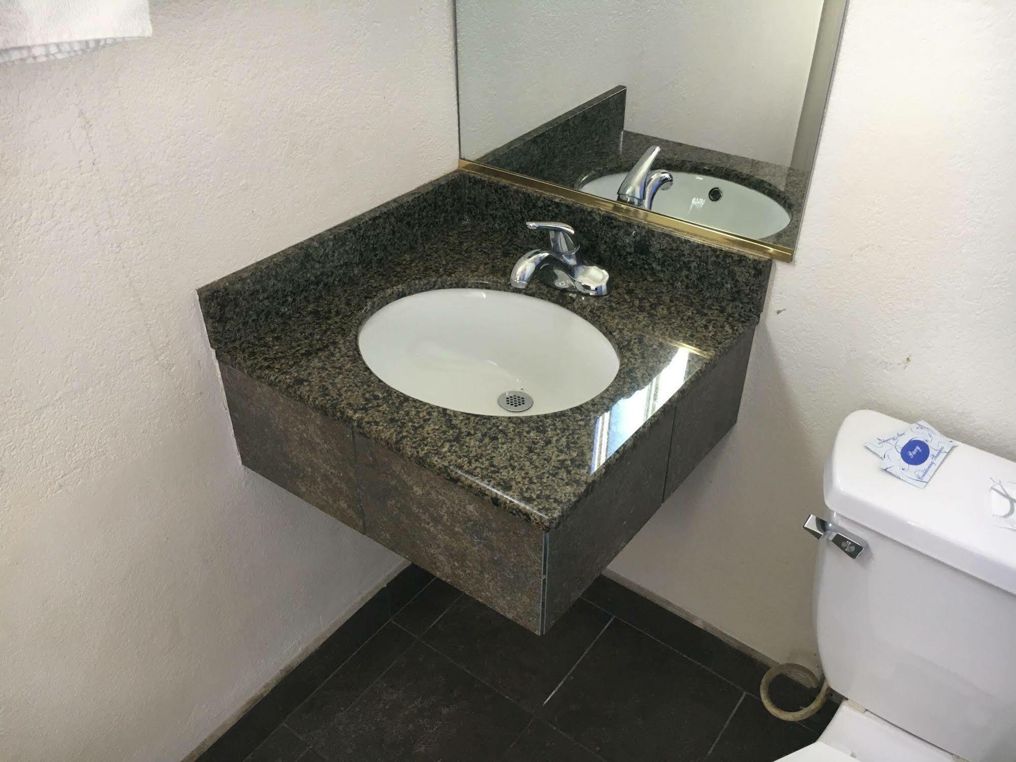 Satellite Motel, Angeles - Lax Motel 2*